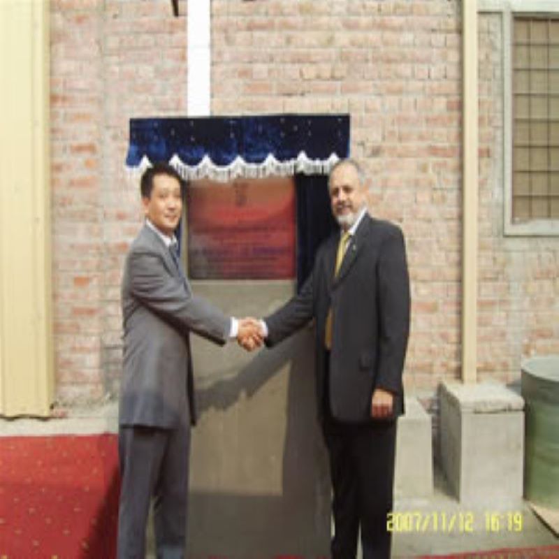 El Sr. Shan Xiaowu asistió a la ceremonia de inauguración de la fábrica.